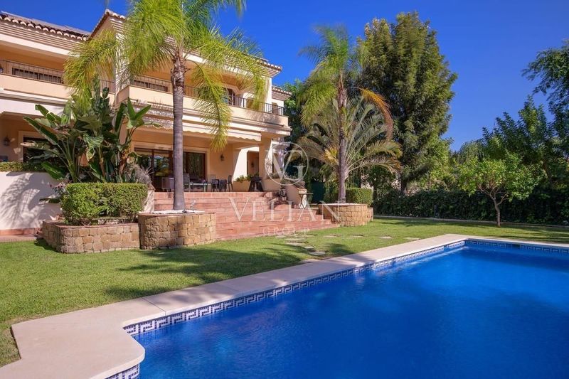 Chalet Independiente en venta Benahavis, Málaga. Ref: 1458. Velian Group
