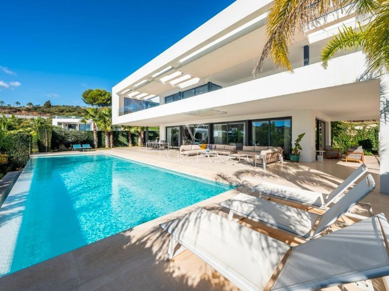 Chalet Independiente en venta Marbella, Málaga. Ref: 1685. Velian Group