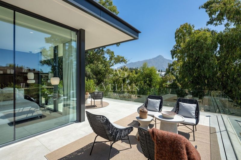 Chalet Independiente en venta Marbella, Málaga. Ref: 1693. Velian Group