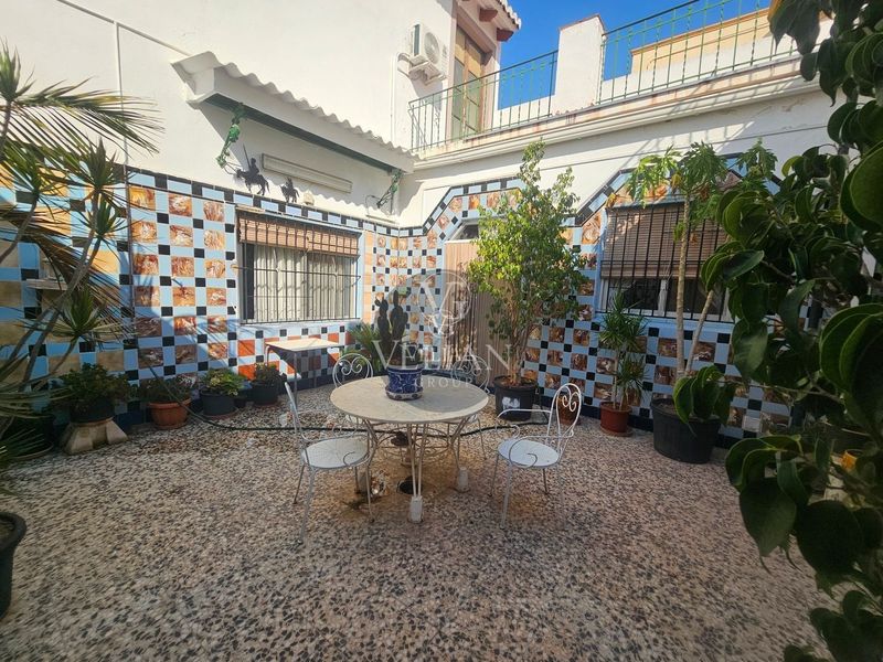 Chalet Independiente en venta Burjassot, Valencia. Ref: 1714. Velian Group