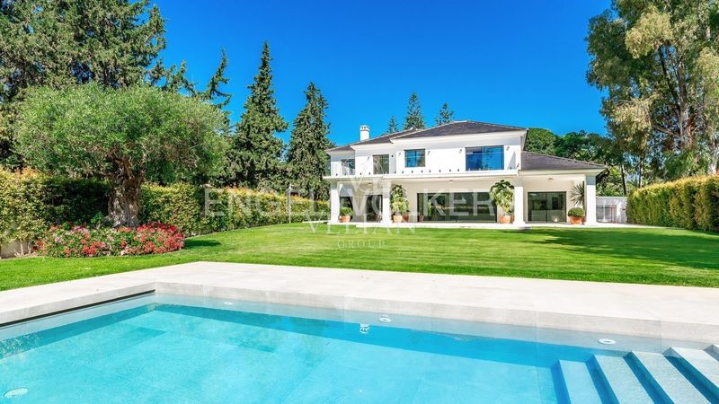 Chalet Independiente en venta Marbella, Málaga. Ref: 1993. Velian Group