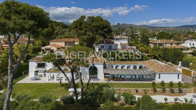 Chalet Independiente en venta Marbella, Málaga. Ref: 1995. Velian Group