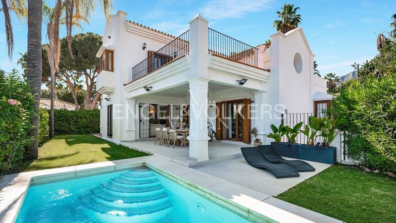 Chalet Independiente en venta Marbella, Málaga. Ref: 1999. Velian Group