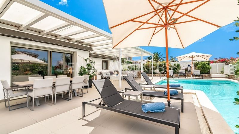 Chalet Independiente en venta Marbella, Málaga. Ref: 2002. Velian Group