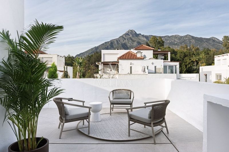 Ático en venta Marbella, Málaga. Ref: 2040. Velian Group