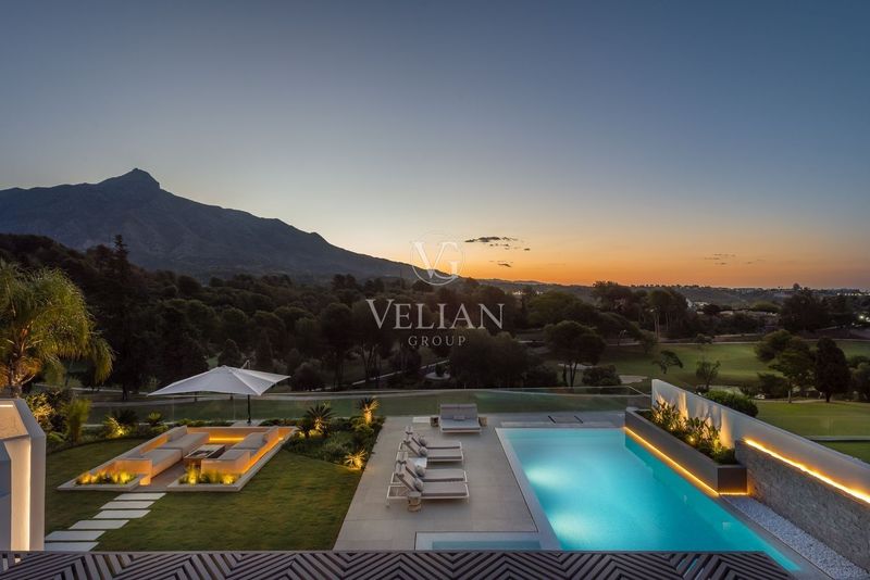 Chalet Independiente en venta Marbella, Málaga. Ref: 2061. Velian Group