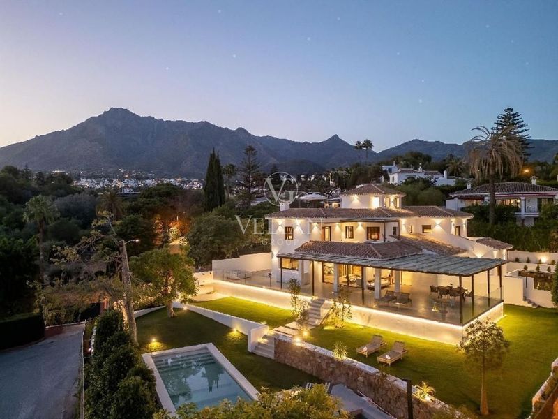 Chalet Independiente en venta Marbella, Málaga. Ref: 2069. Velian Group