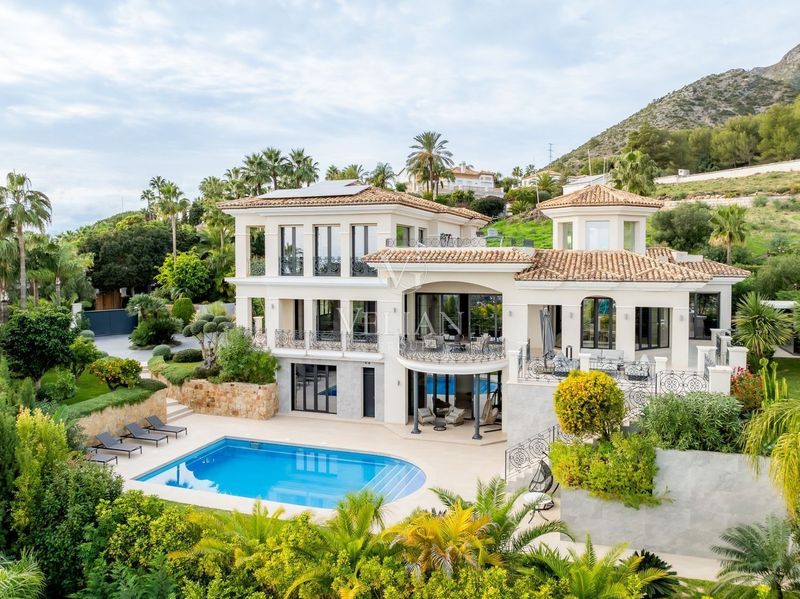 Chalet Independiente en venta Marbella, Málaga. Ref: 2085. Velian Group