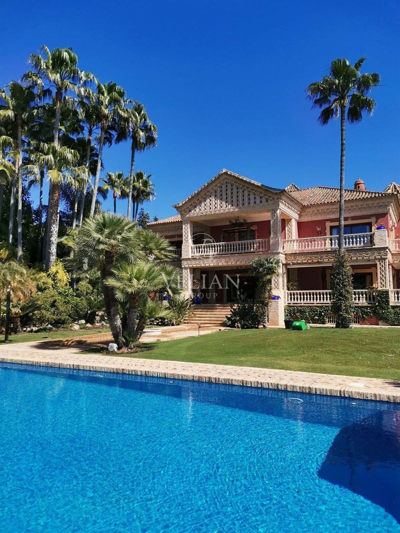 Chalet Independiente en venta Marbella, Málaga. Ref: 2089. Velian Group