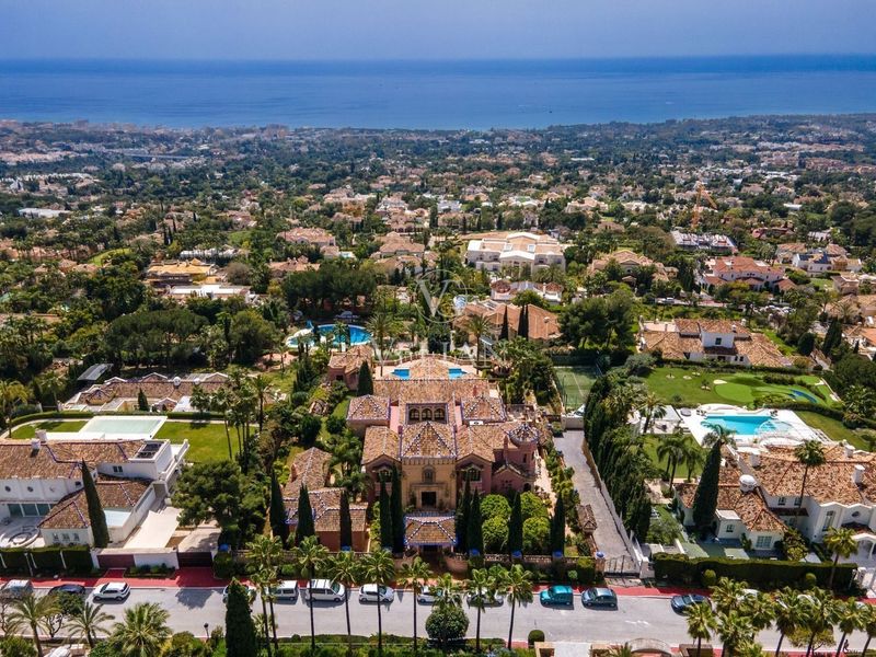 Chalet Independiente en venta Marbella, Málaga. Ref: 2096. Velian Group