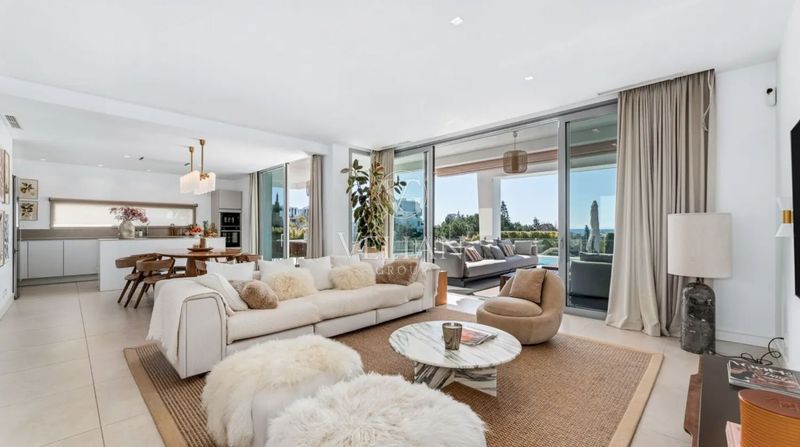 Chalet Independiente en venta Marbella, Málaga. Ref: 2101. Velian Group