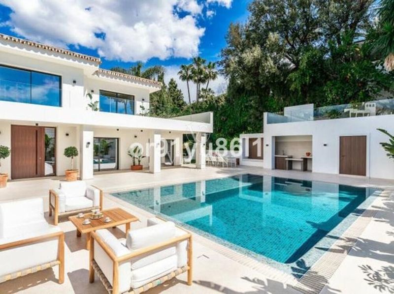 Chalet Independiente en venta Marbella, Málaga. Ref: 2106. Velian Group