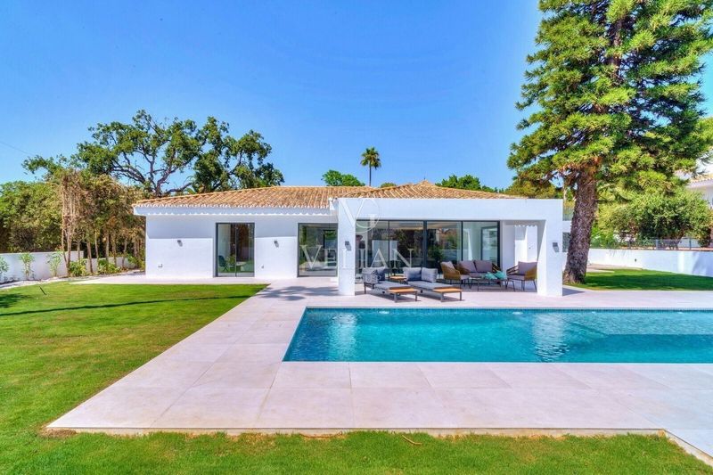 Chalet Independiente en venta Marbella, Málaga. Ref: 2107. Velian Group