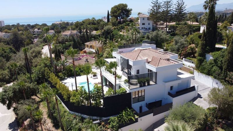Chalet Independiente en venta Marbella, Málaga. Ref: 2108. Velian Group