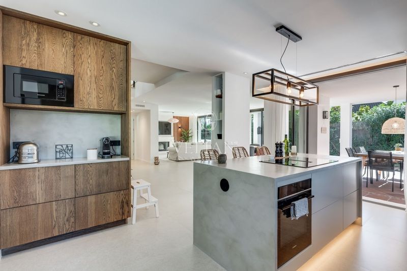 Chalet Independiente en venta Marbella, Málaga. Ref: 2112. Velian Group