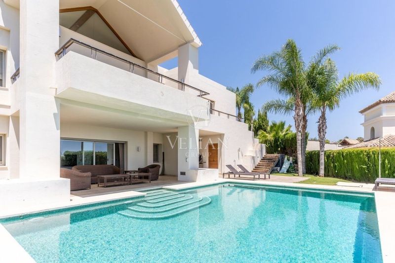 Chalet Independiente en venta Benahavis, Málaga. Ref: 2115. Velian Group