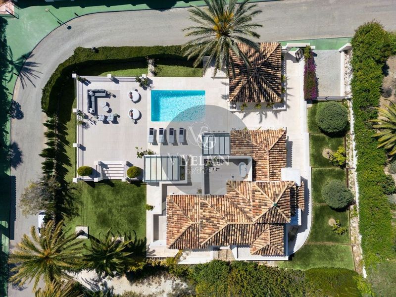 Chalet Independiente en venta Marbella, Málaga. Ref: 2129. Velian Group