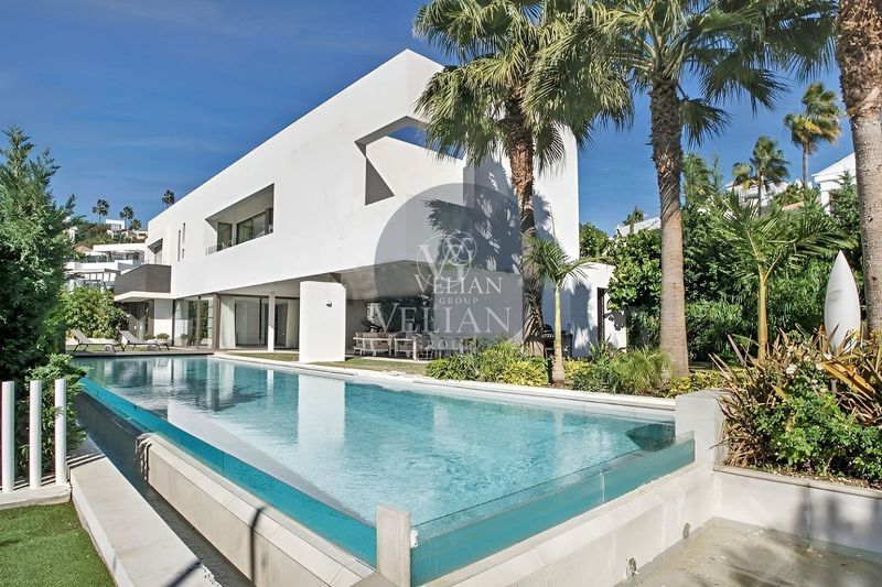 Chalet Independiente en venta Benahavis, Málaga. Ref: 2130. Velian Group