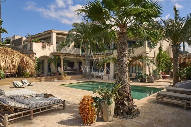 Chalet Independiente en venta Marbella, Málaga. Ref: 2146. Velian Group