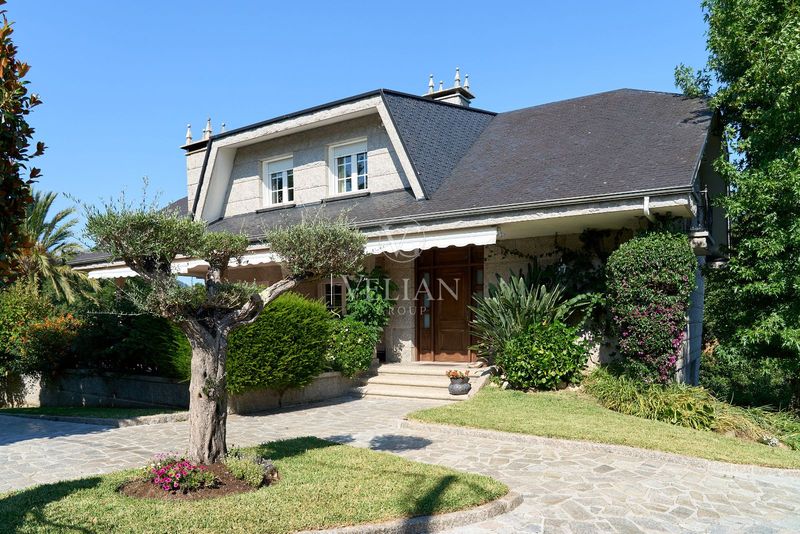 Chalet Independiente en venta Vilagarcía De Arousa, Pontevedra. Ref: 2159. Velian Group