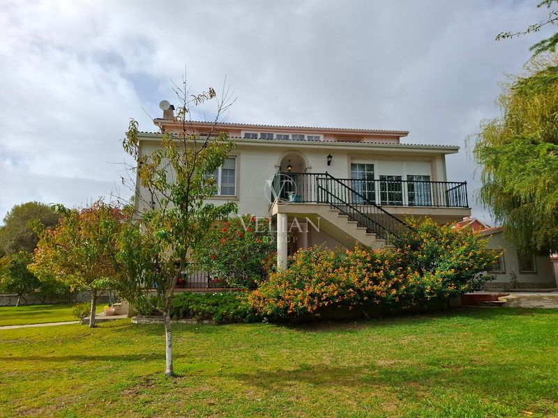 Chalet Independiente en venta Muros, A Coruña. Ref: 2269. Velian Group