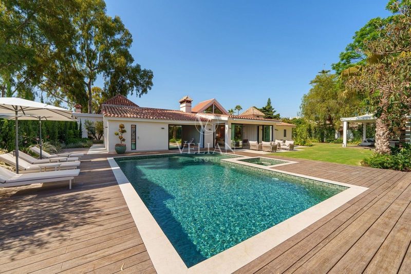 Chalet Independiente en venta Marbella, Málaga. Ref: 2399. Velian Group