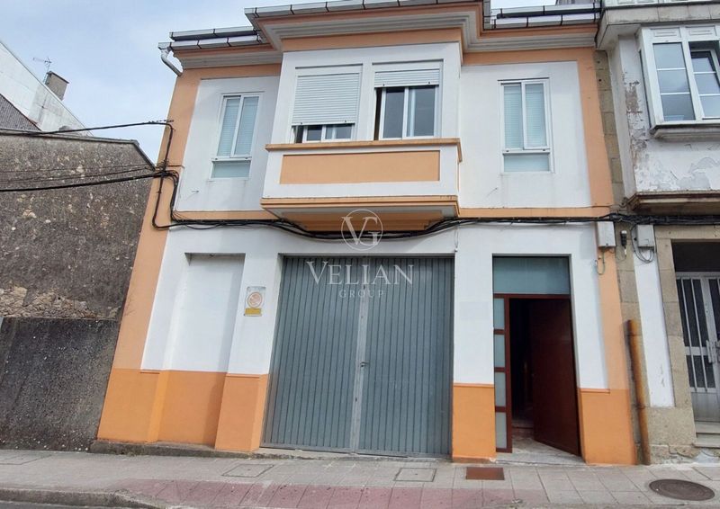 Chalet Independiente en venta A Estrada, Pontevedra. Ref: 2401. Velian Group