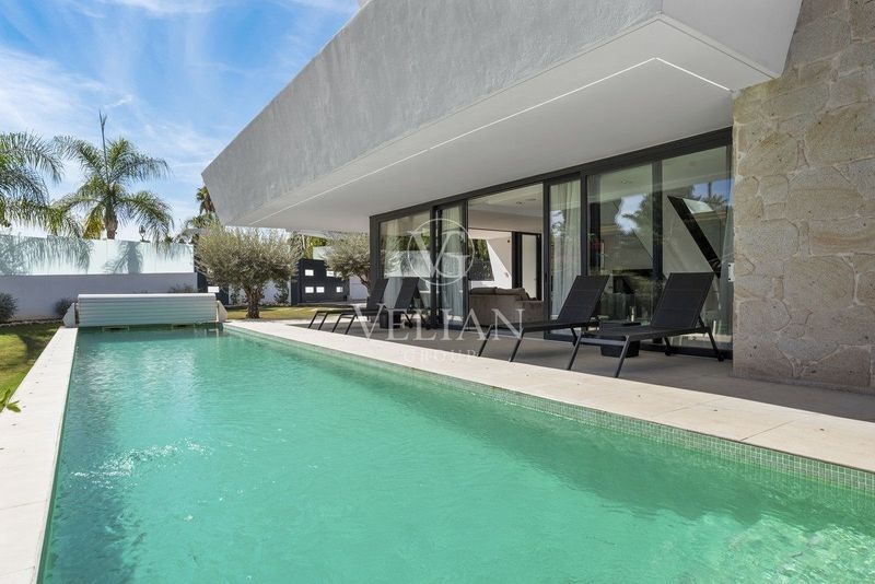 Chalet Independiente en venta Marbella, Málaga. Ref: 2403. Velian Group