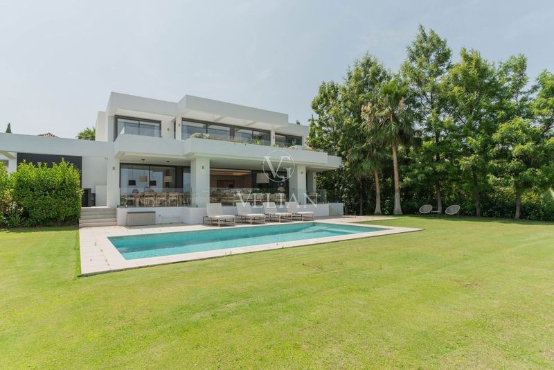 Chalet Independiente en venta Benahavis, Málaga. Ref: 2427. Velian Group