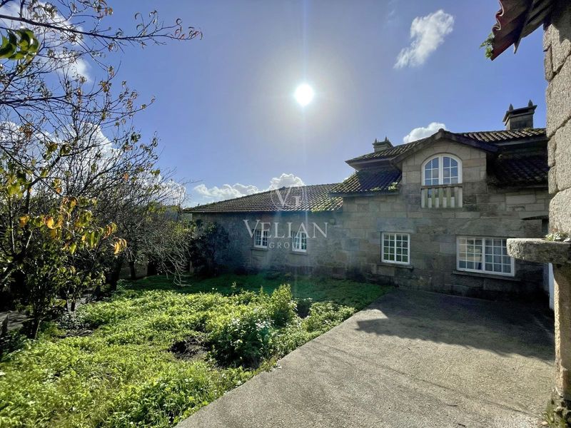 Chalet Independiente en venta Vilanova De Arousa, Pontevedra. Ref: 2485. Velian Group