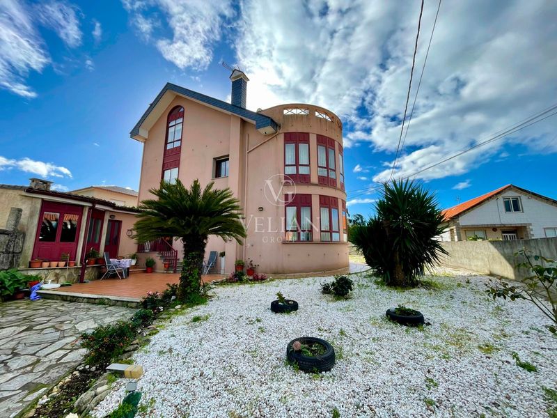 Chalet Independiente en venta Vilagarcía De Arousa, Pontevedra. Ref: 2527. Velian Group
