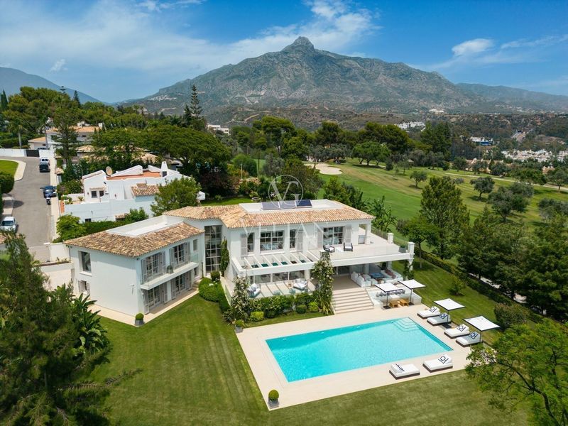 Chalet Independiente en venta Marbella, Málaga. Ref: 2559. Velian Group