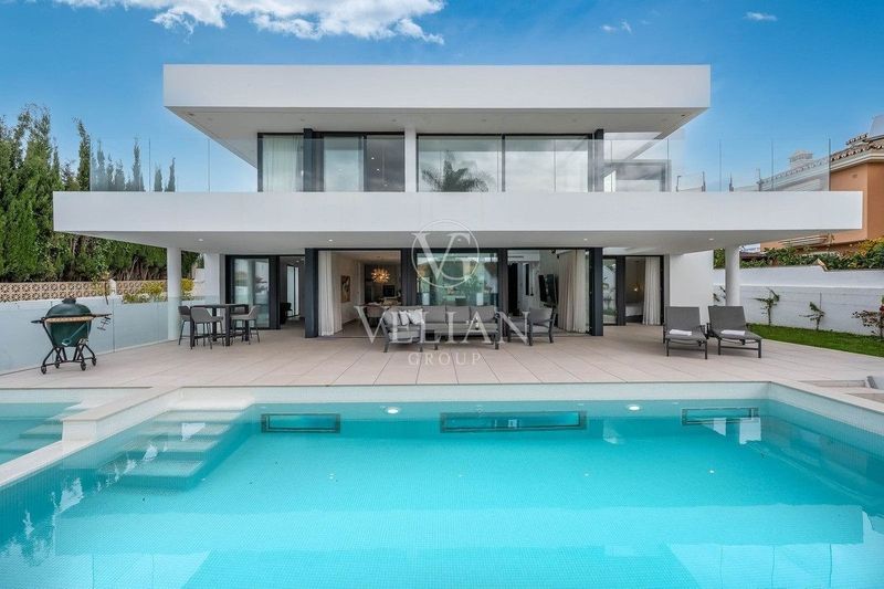 Chalet Independiente en venta Marbella, Málaga. Ref: 2624. Velian Group