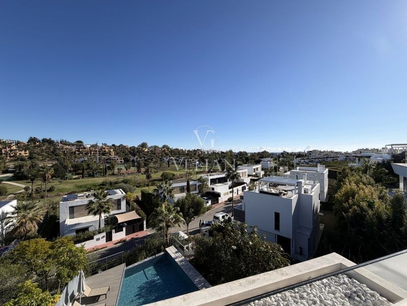 Chalet Independiente en venta Estepona, Málaga. Ref: 2641. Velian Group