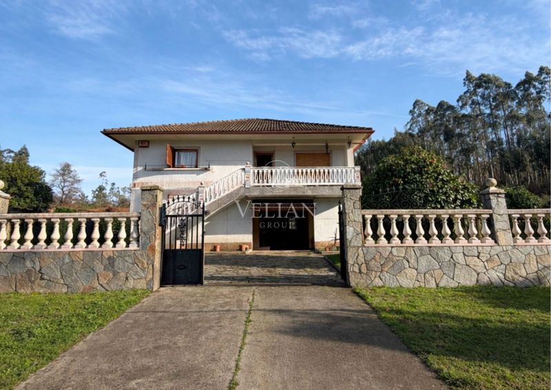 Chalet Independiente en venta Mesia, A Coruña. Ref: 2753. Velian Group