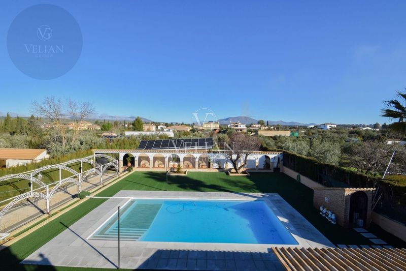 Chalet Independiente en venta Atarfe, Granada. Ref: 2785. Velian Group