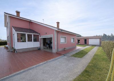 Chalet Independiente en venta Cerceda, A Coruña. Ref: 2832. Velian Group