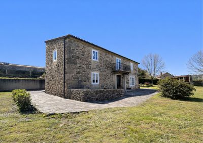 Chalet Independiente en venta A Estrada, Pontevedra. Ref: 2835. Velian Group