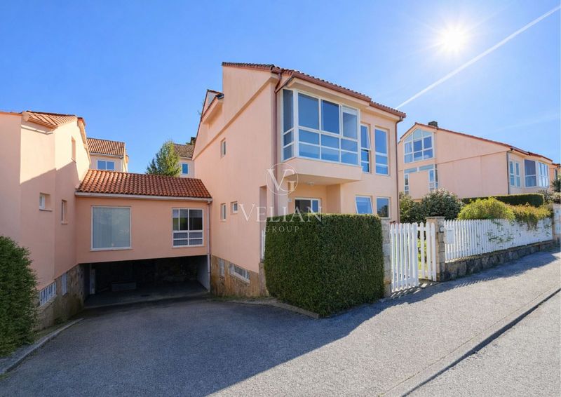 Pareado en venta Brion, A Coruña. Ref: 2910. Velian Group