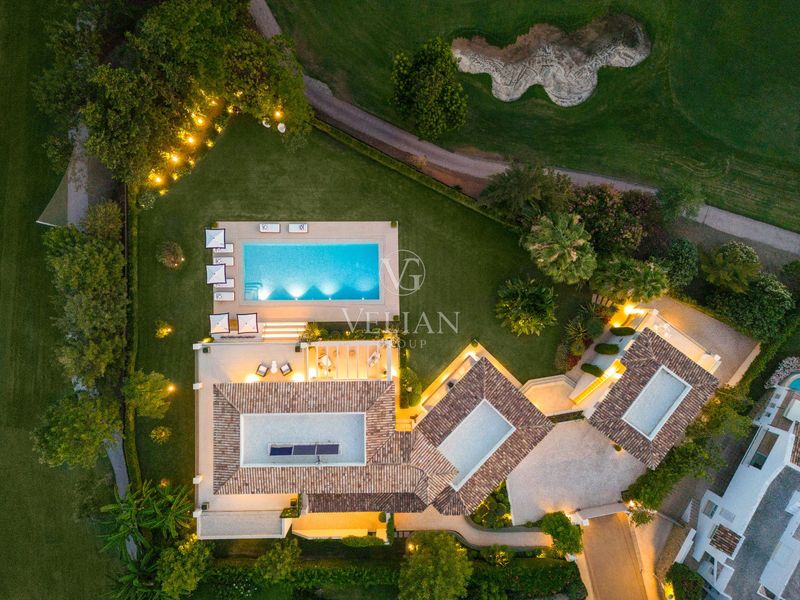 Chalet Independiente en venta Marbella, Málaga. Ref: 2920. Velian Group