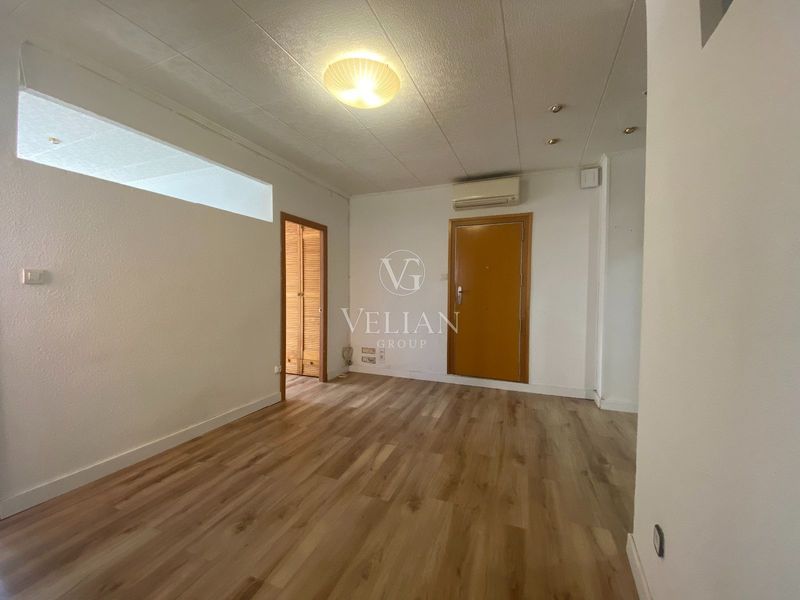 Piso en venta Barcelona. Ref: 2941. Velian Group