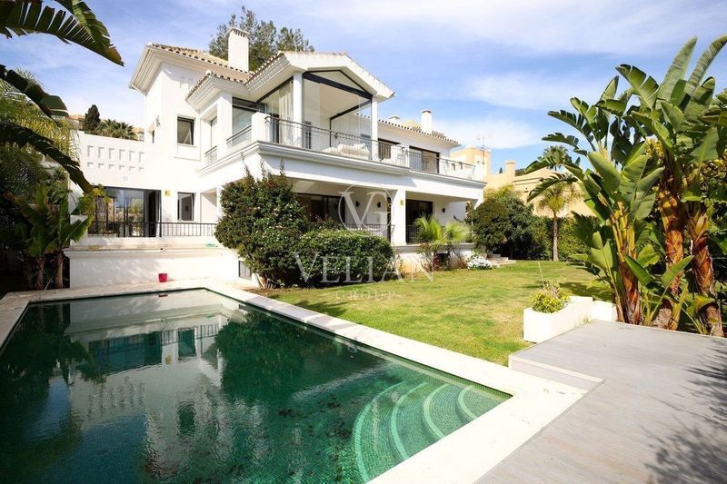 Chalet Independiente en venta Marbella, Málaga. Ref: 2962. Velian Group
