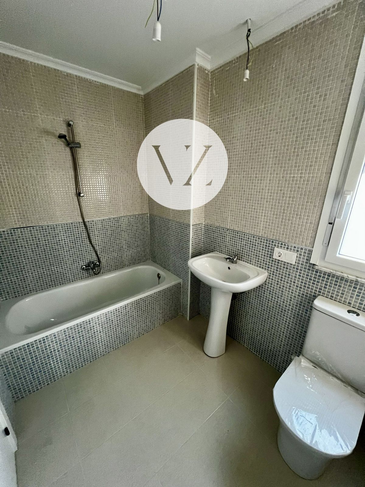 BAÑO - ¡PROMOCIÓN FANTÁSTICOS PISOS EN NUEVO NAHARROS!
