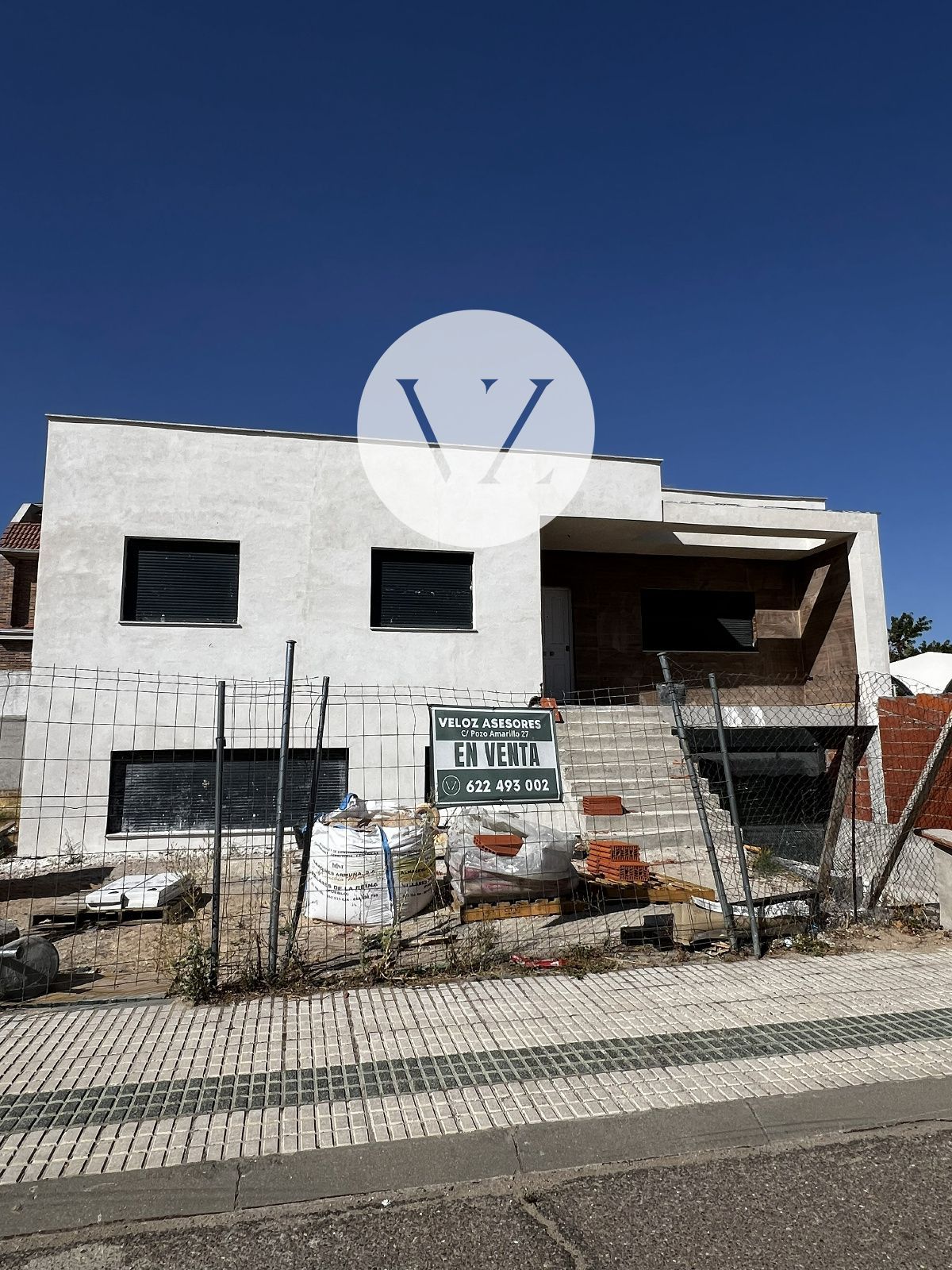 FACHADA DELANTERA - CHALET INDEPENDIENTE EN VILLARES DE LA REINA