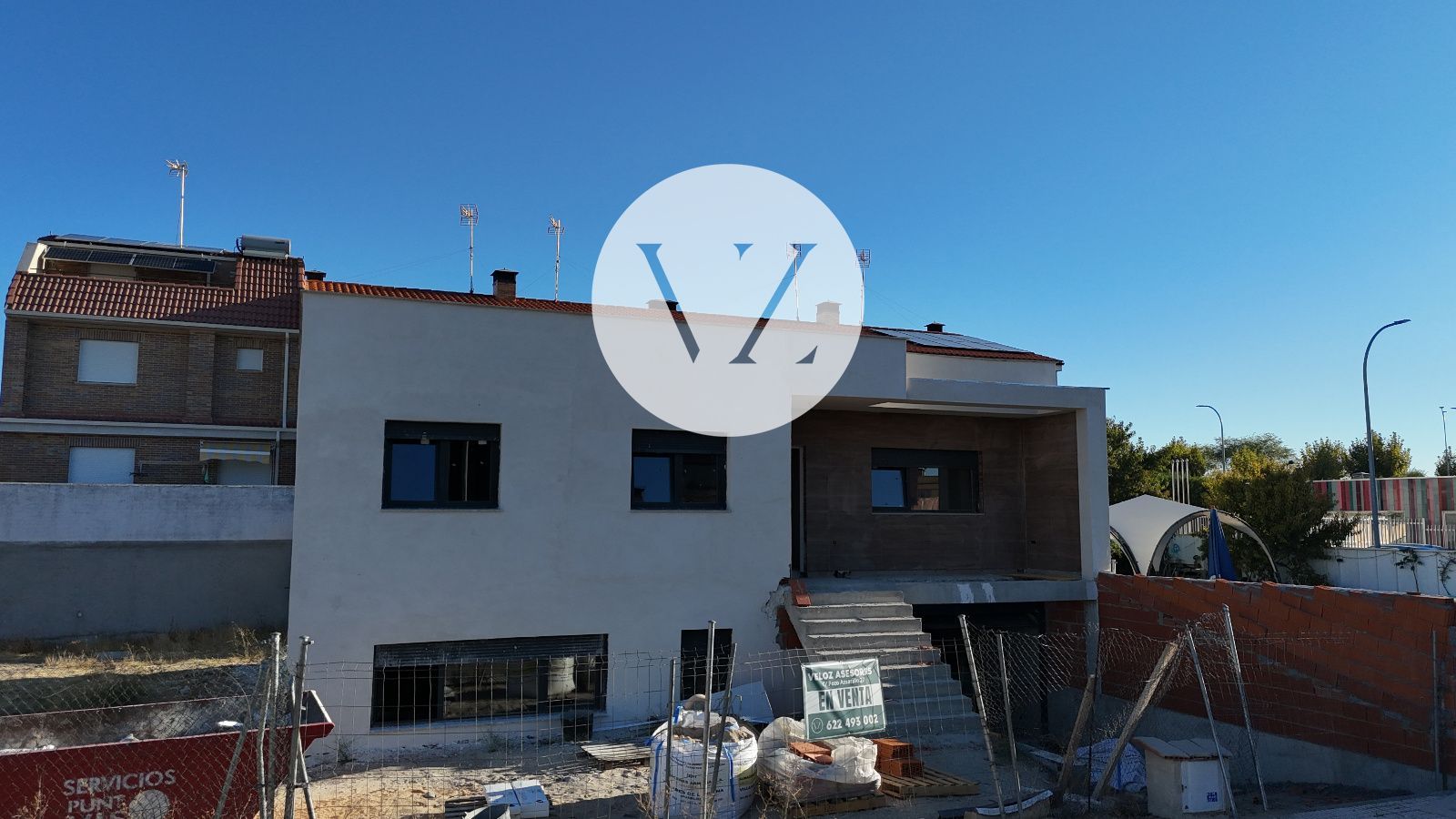 FACHADA DELANTERA - CHALET INDEPENDIENTE EN VILLARES DE LA REINA