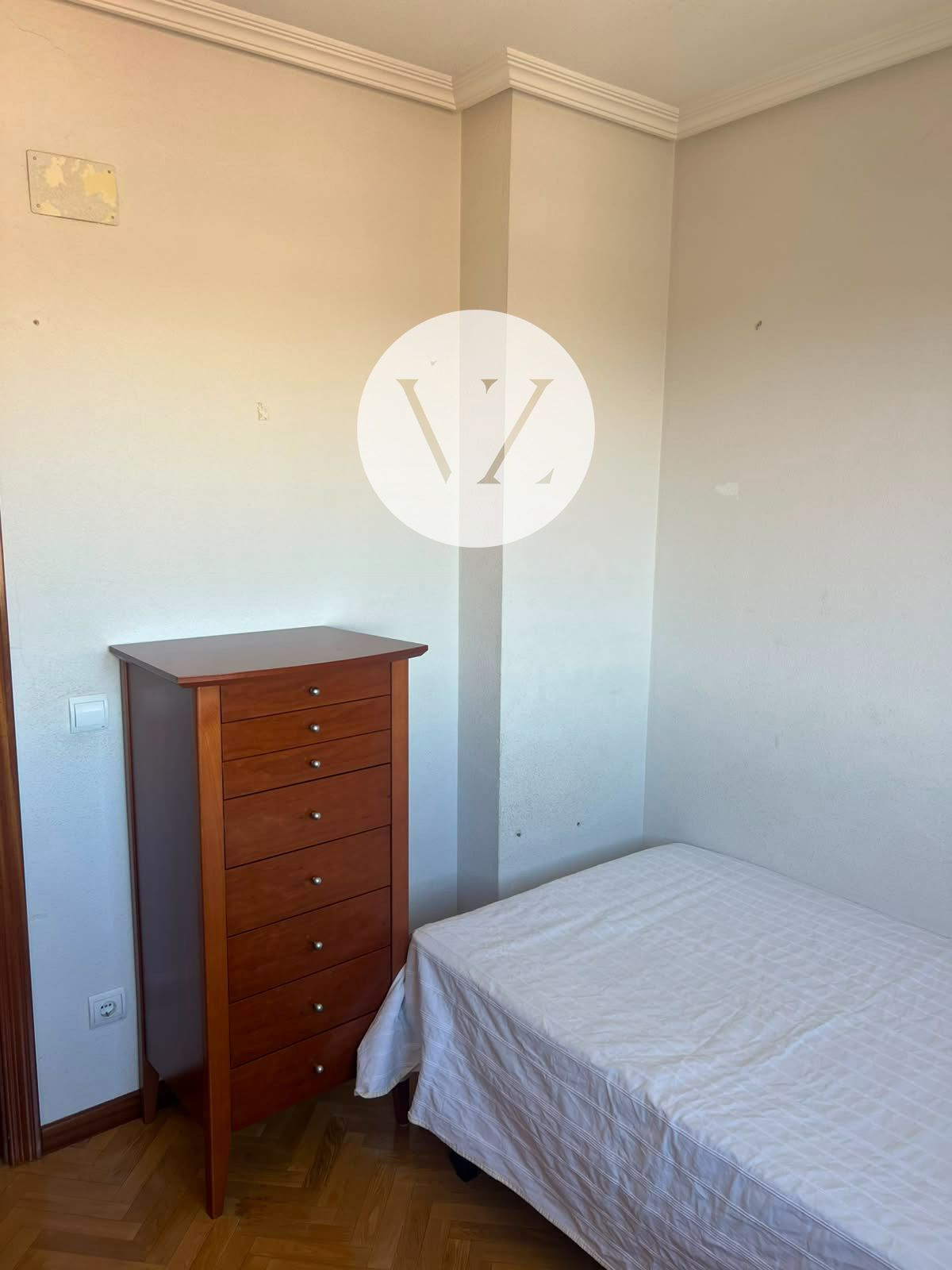 DORMITORIO - ¡PISO EN VENTA CON GARAJE INCLUIDO Y EXCELENTE UBICACIÓN EN SALAMANCA!