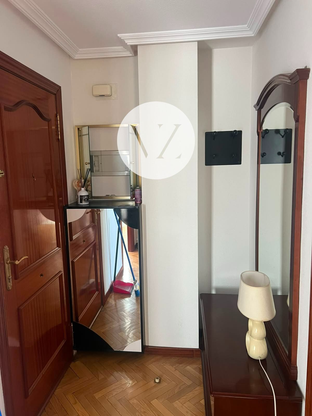 ENTRADA - ¡PISO EN VENTA CON GARAJE INCLUIDO Y EXCELENTE UBICACIÓN EN SALAMANCA!