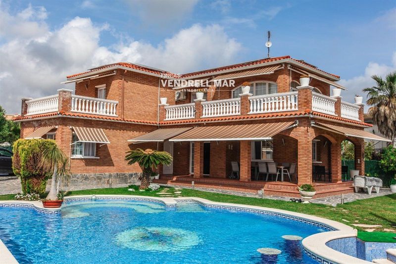 Chalet Independiente en venta Roda De Bara, Tarragona. Ref: 1855. Fincas Vendrell Mar