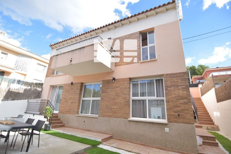 Casa en venta Segur De Calafell, Tarragona. Ref: 1394. Verónica Lopera