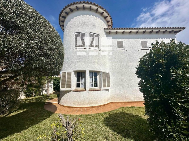 Chalet Independiente en venta El Vendrell, Tarragona. Ref: 1462. Verónica Lopera